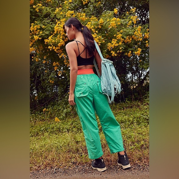 Free People Movement Fly By Night Kelly Green Water Resistant Size M Hiking - Picture 4 of 15